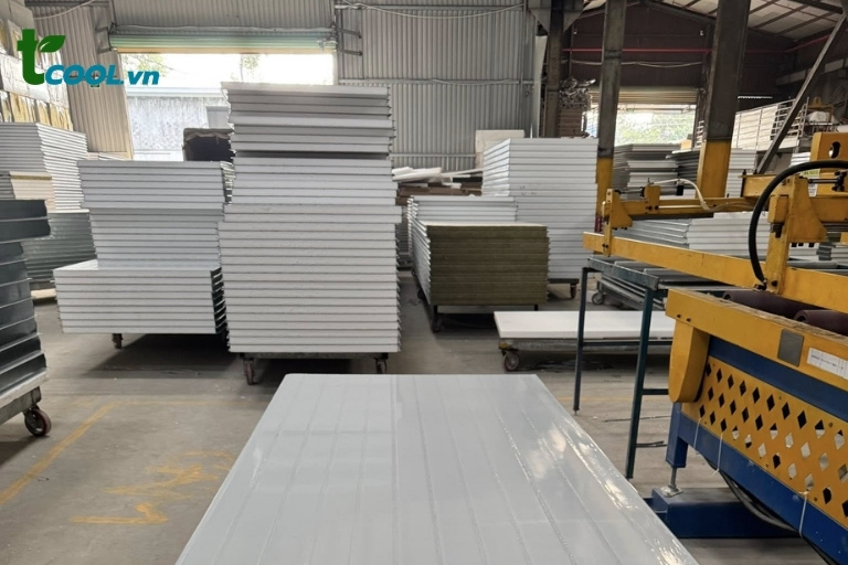 Các yếu tố ảnh hưởng đến giá tấm panel cách nhiệt tại Đà Nẵng